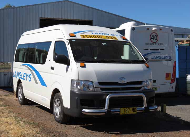 Langleys Toyota Hi-Ace 1187MO